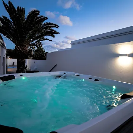 Cristina Puerto Del Carmen Lanzarote Villa