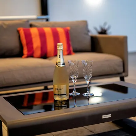 Beautiful Puerto Del Carmen 3 Bedrooms Crystal Private Pool&close To Amenities Lanzarote Villa Tías