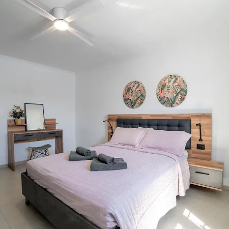 Beautiful Puerto Del Carmen 3 Bedrooms Crystal Private Pool&close To Amenities Lanzarote