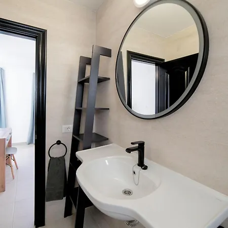 Villa Beautiful Puerto Del Carmen 3 Bedrooms Crystal Private Pool Close To Amenities Lanzarote *