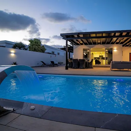Beautiful Puerto Del Carmen 3 Bedrooms Crystal Private Pool Close To Amenities Lanzarote Tias