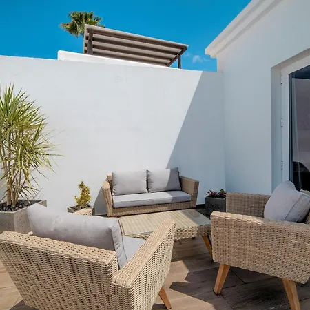 Villa Beautiful Puerto Del Carmen 3 Bedrooms Crystal Private Pool&close To Amenities Lanzarote